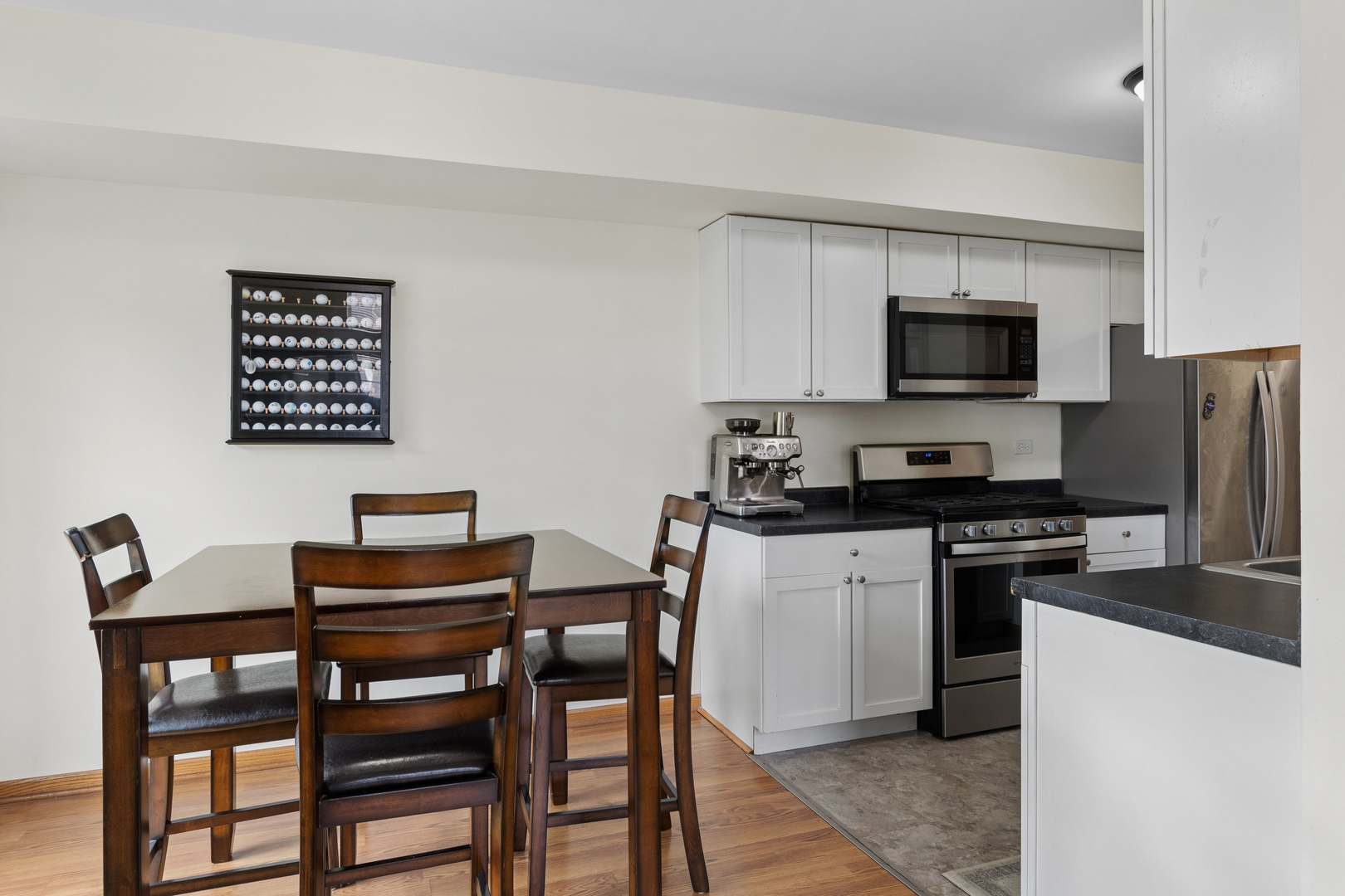 513 East Avenue #513, Streamwood, IL 60107