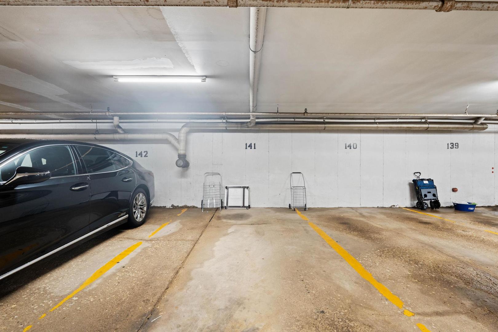 502 W Huntington Commons Road #443, Mount Prospect, IL 60056