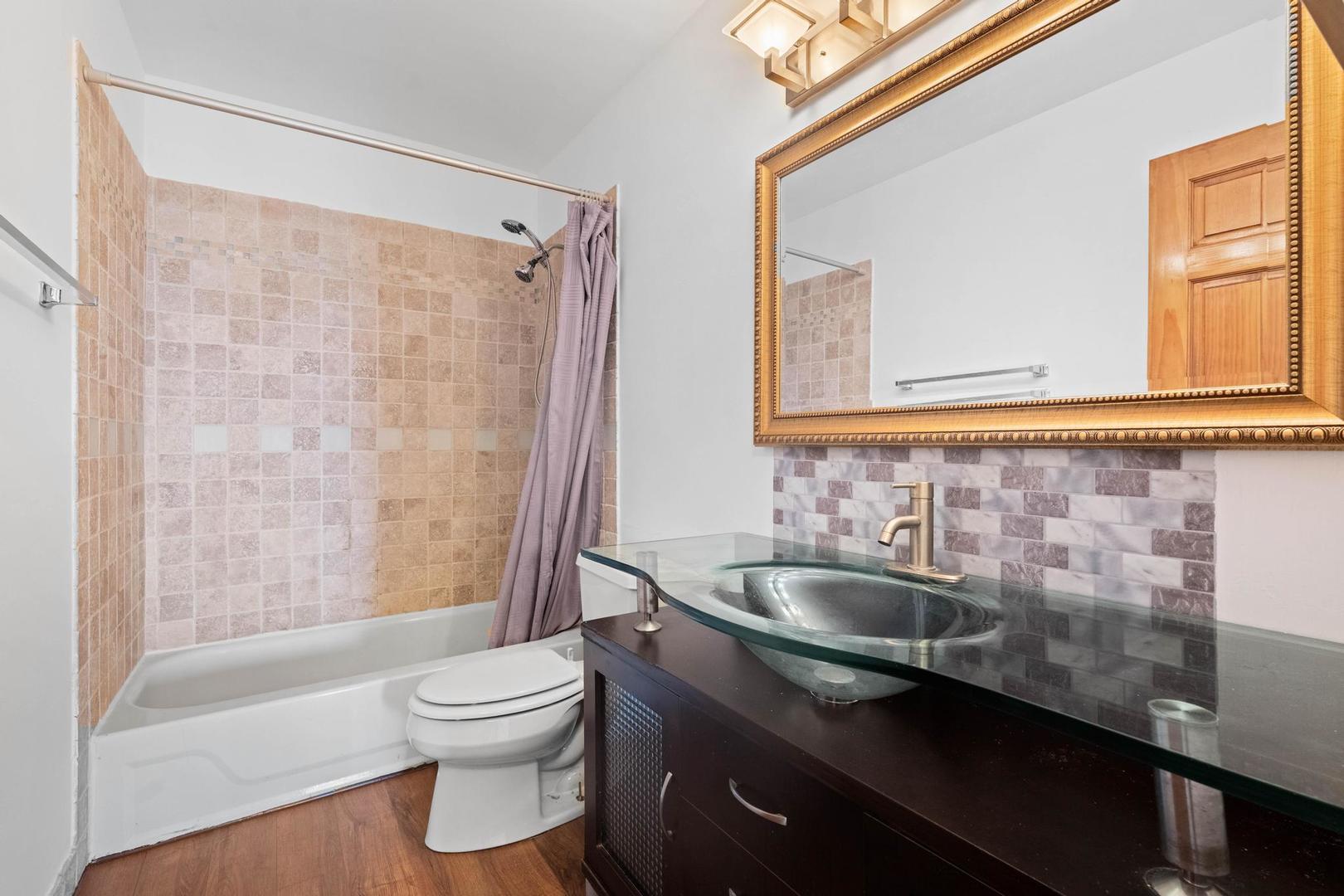 502 W Huntington Commons Road #443, Mount Prospect, IL 60056