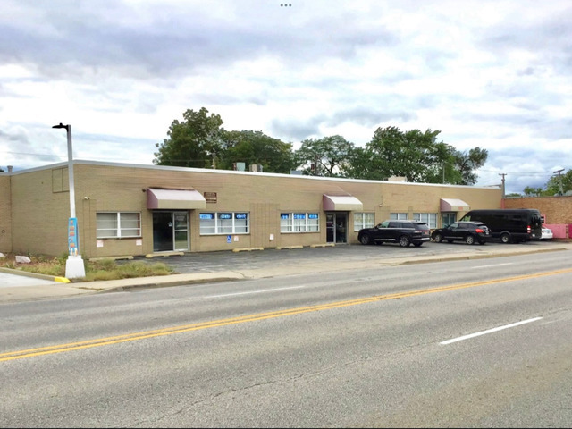 9999 Mannheim Road, Des Plaines, IL 60018