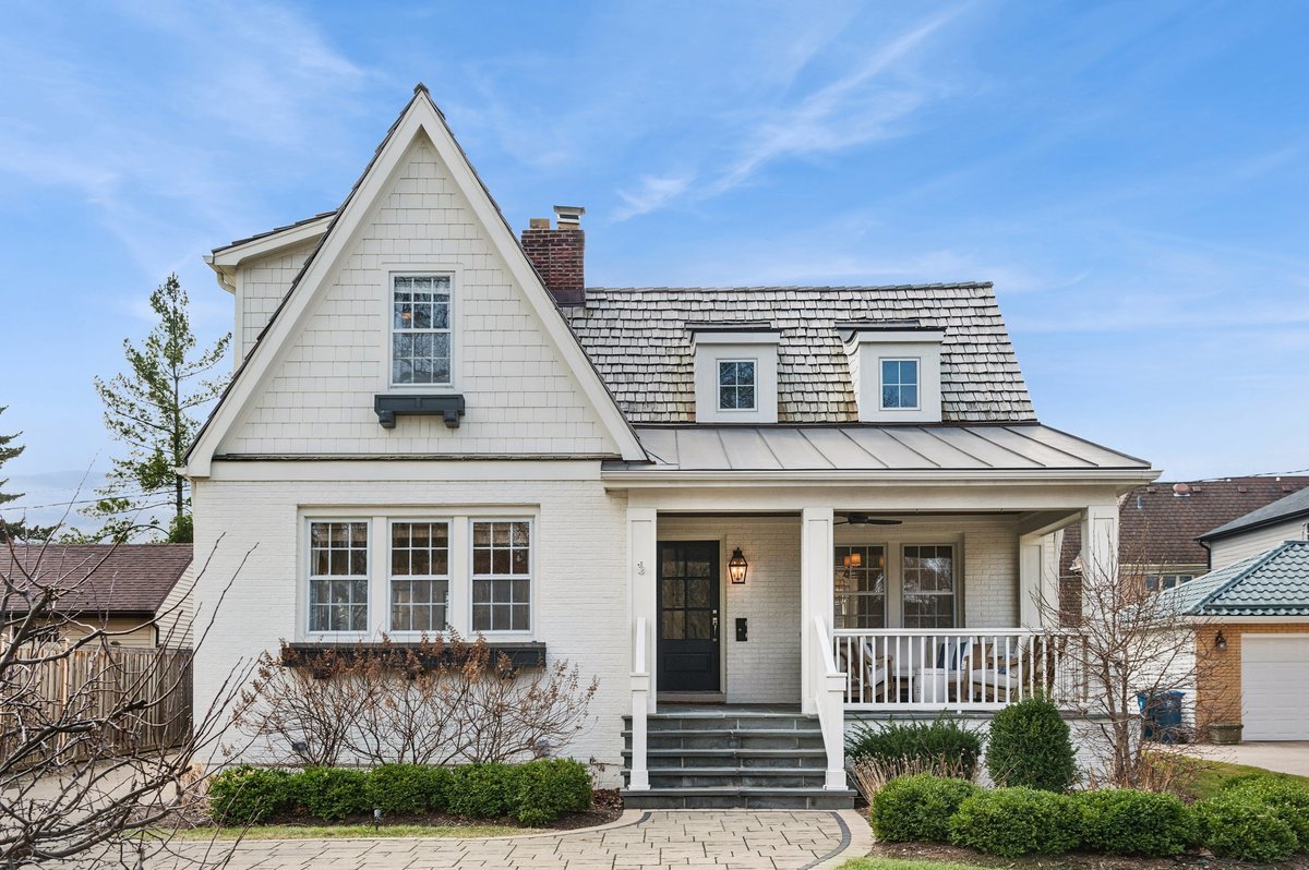 240 W Saint Charles Road, Elmhurst, IL 60126