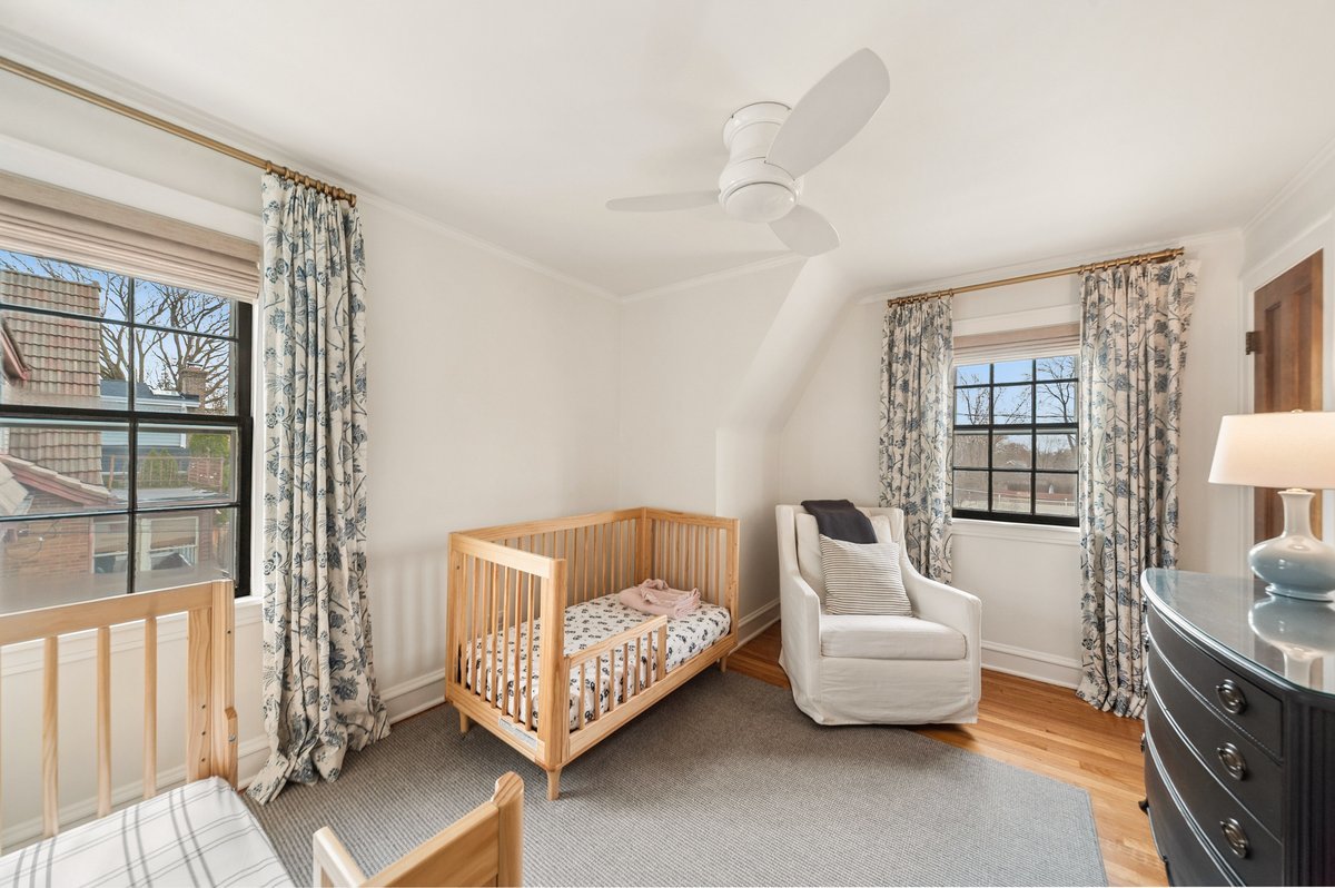 240 W Saint Charles Road, Elmhurst, IL 60126