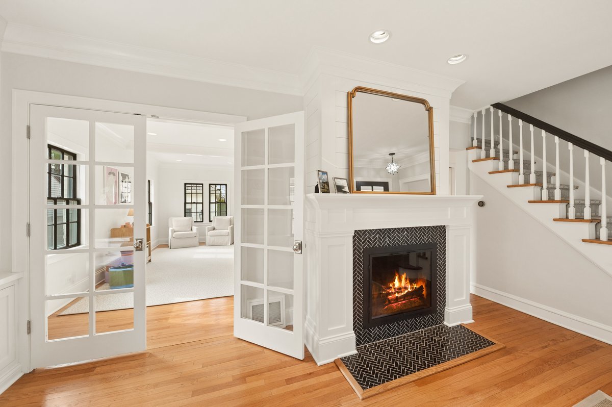 240 W Saint Charles Road, Elmhurst, IL 60126