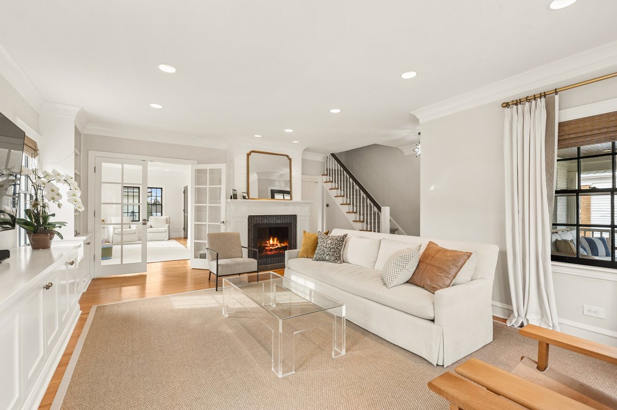 240 W Saint Charles Road, Elmhurst, IL 60126