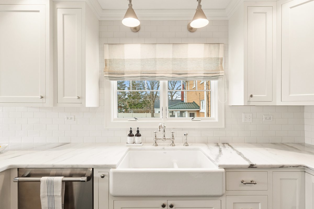 240 W Saint Charles Road, Elmhurst, IL 60126