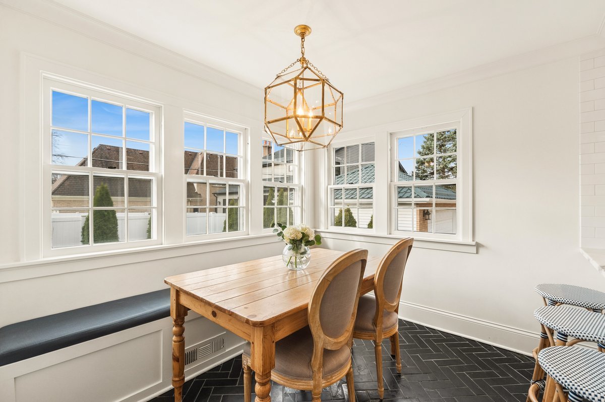 240 W Saint Charles Road, Elmhurst, IL 60126