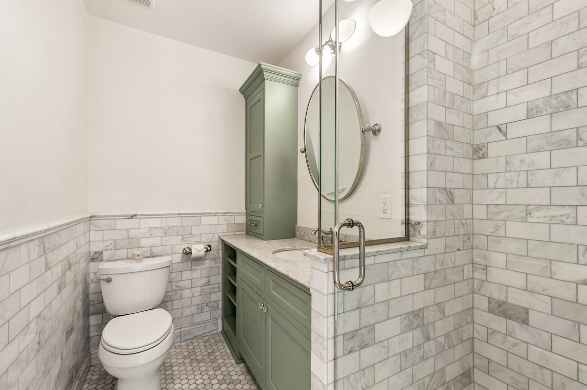 240 W Saint Charles Road, Elmhurst, IL 60126