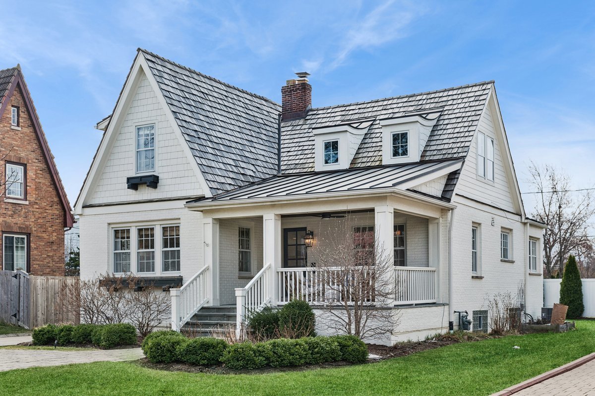 240 W Saint Charles Road, Elmhurst, IL 60126