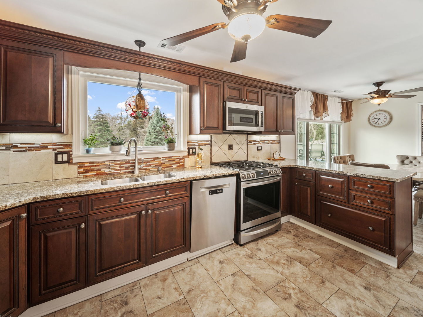 760 Thunderbird Trail, Carol Stream, IL 60188