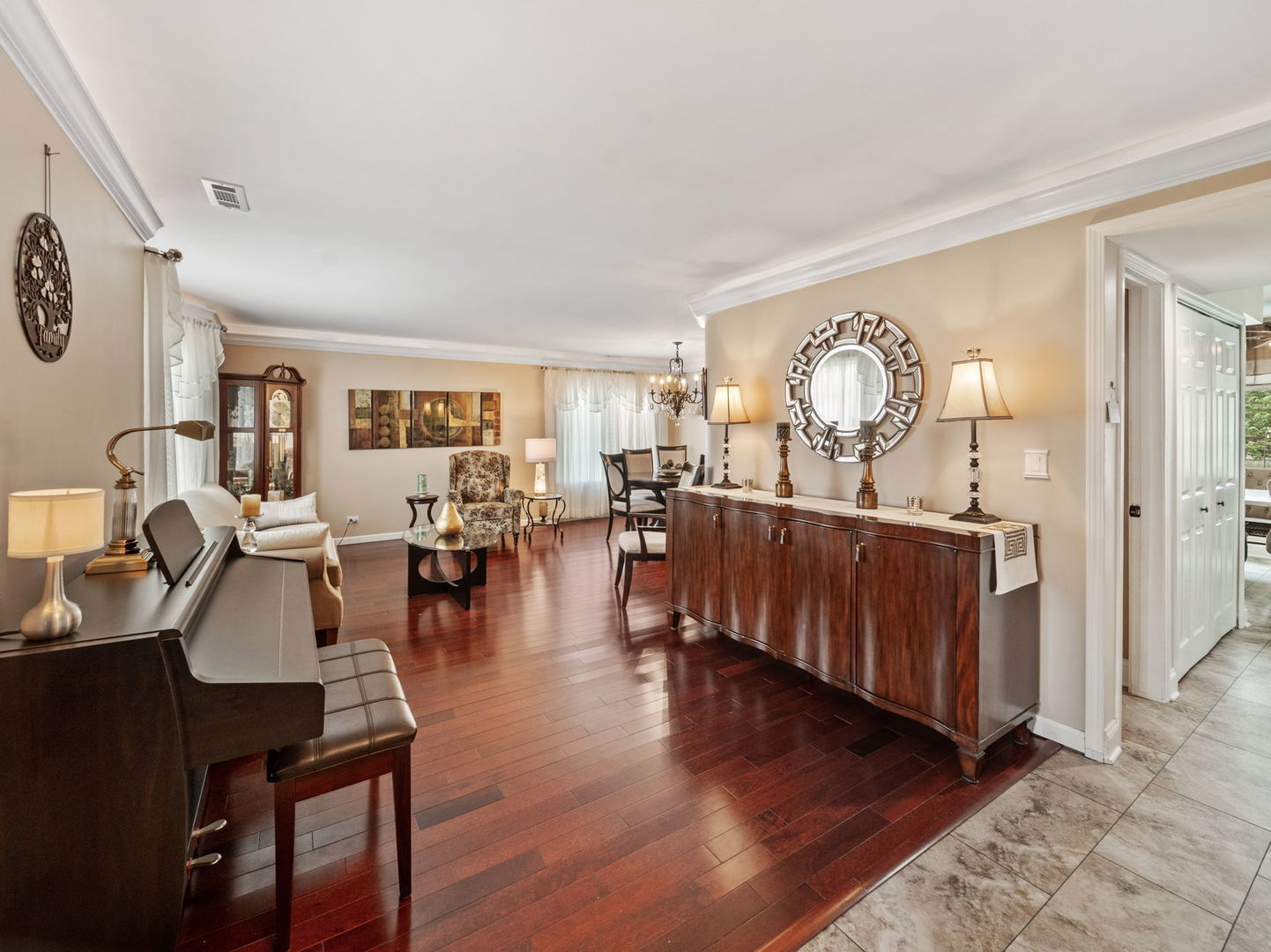 760 Thunderbird Trail, Carol Stream, IL 60188