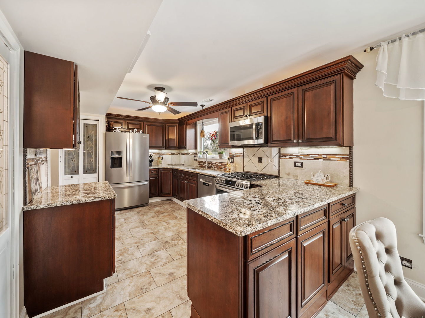 760 Thunderbird Trail, Carol Stream, IL 60188