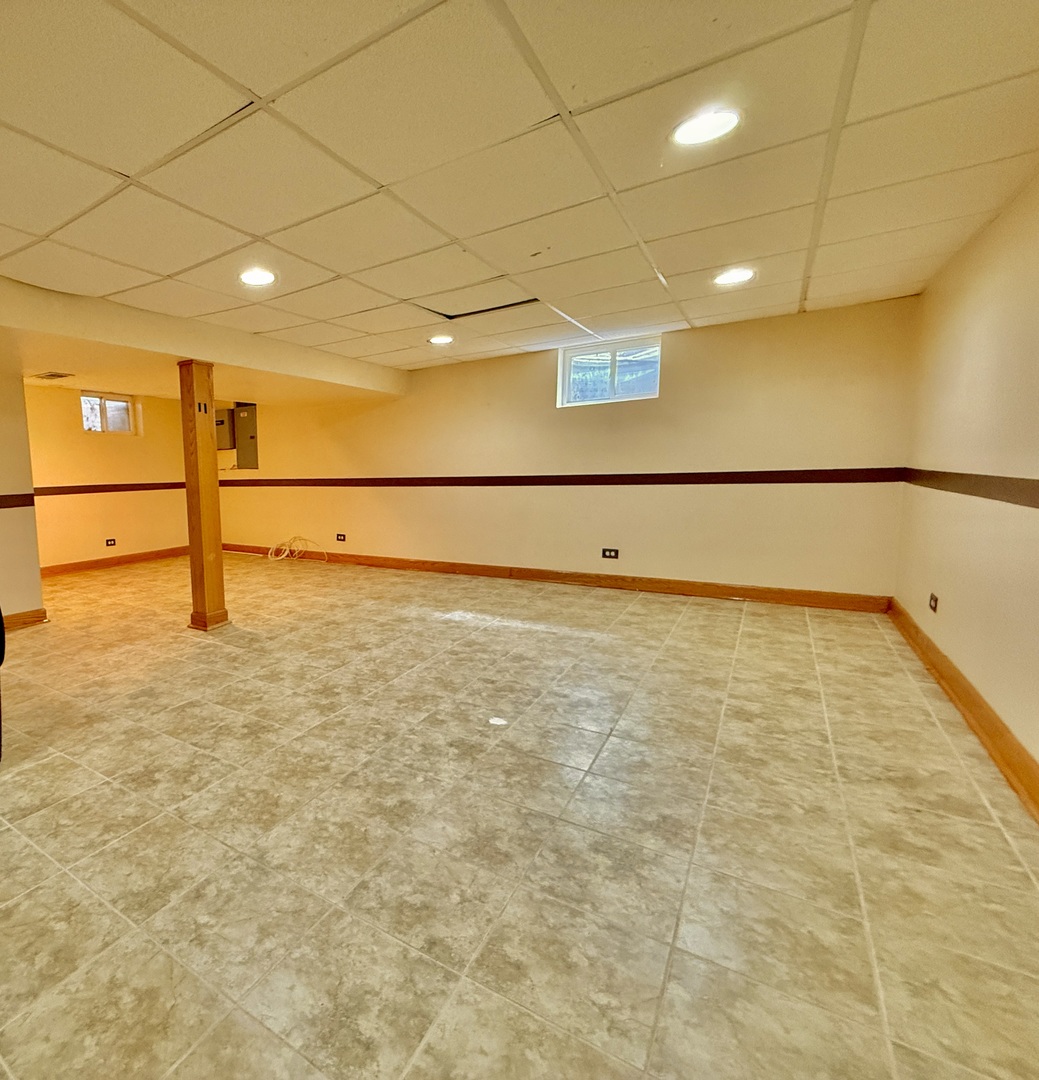 1403 S Birch Drive, Mount Prospect, IL 60056