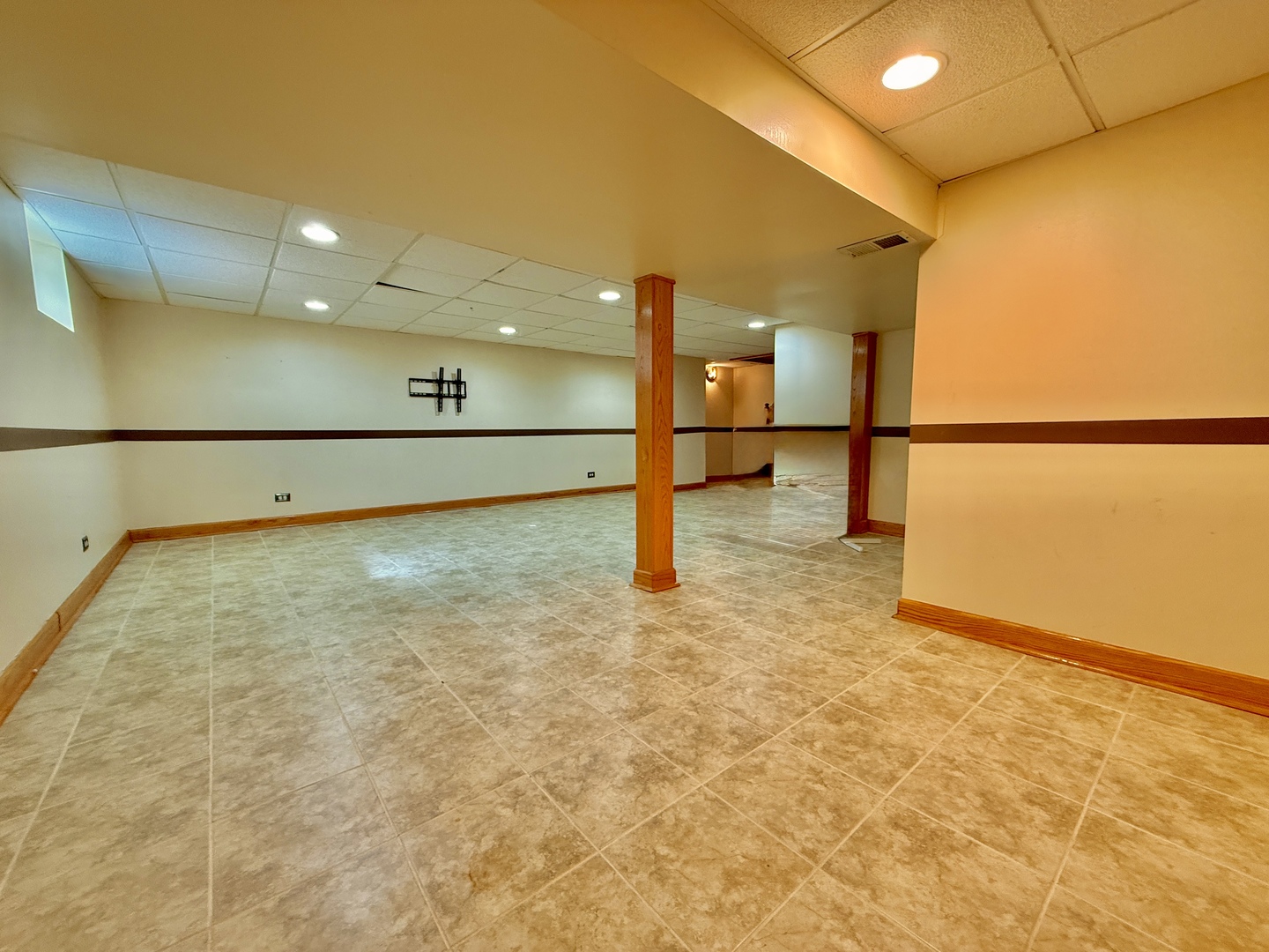 1403 S Birch Drive, Mount Prospect, IL 60056