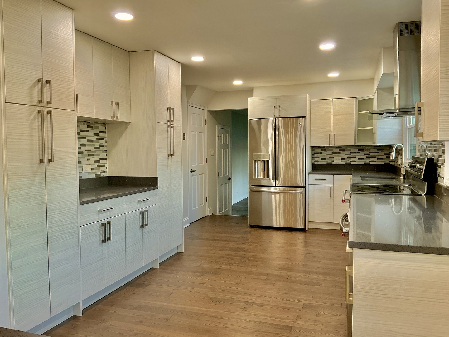 1403 S Birch Drive, Mount Prospect, IL 60056