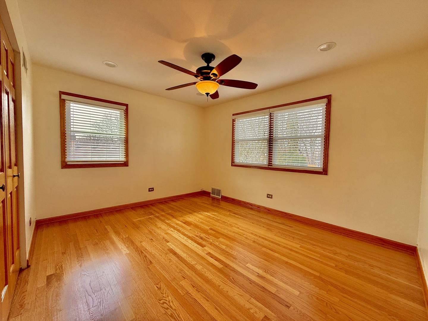 1403 S Birch Drive, Mount Prospect, IL 60056