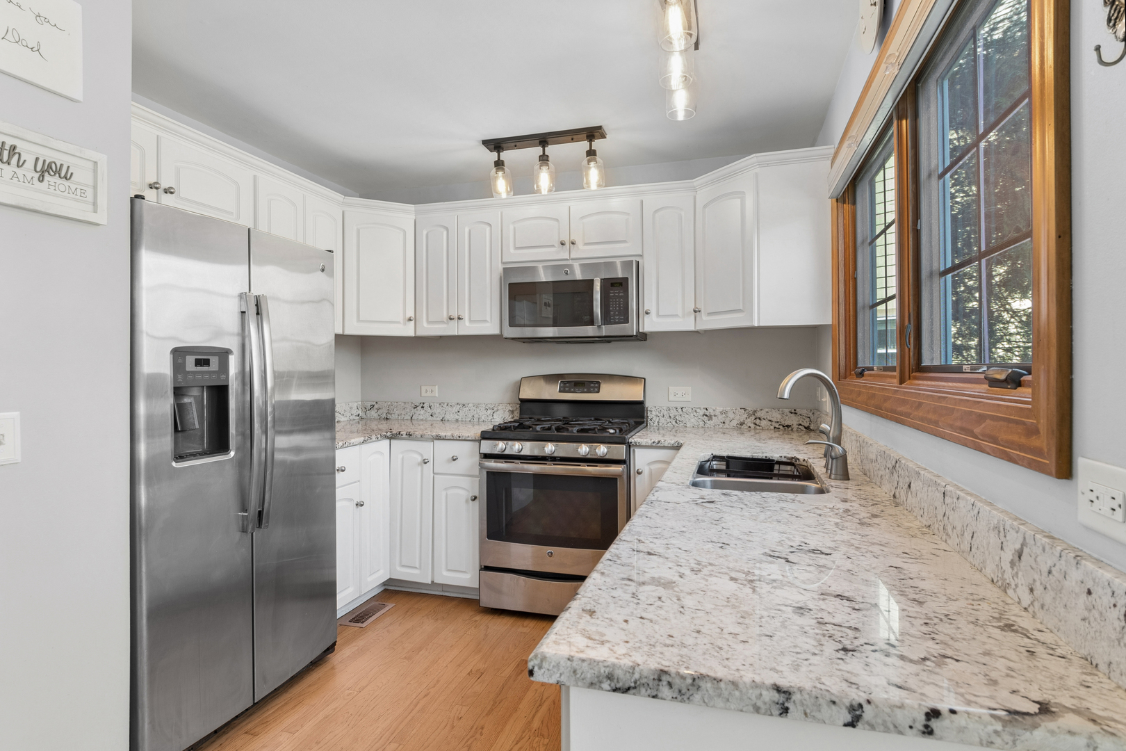 2102 BROOKSIDE Lane, Aurora, IL 60502