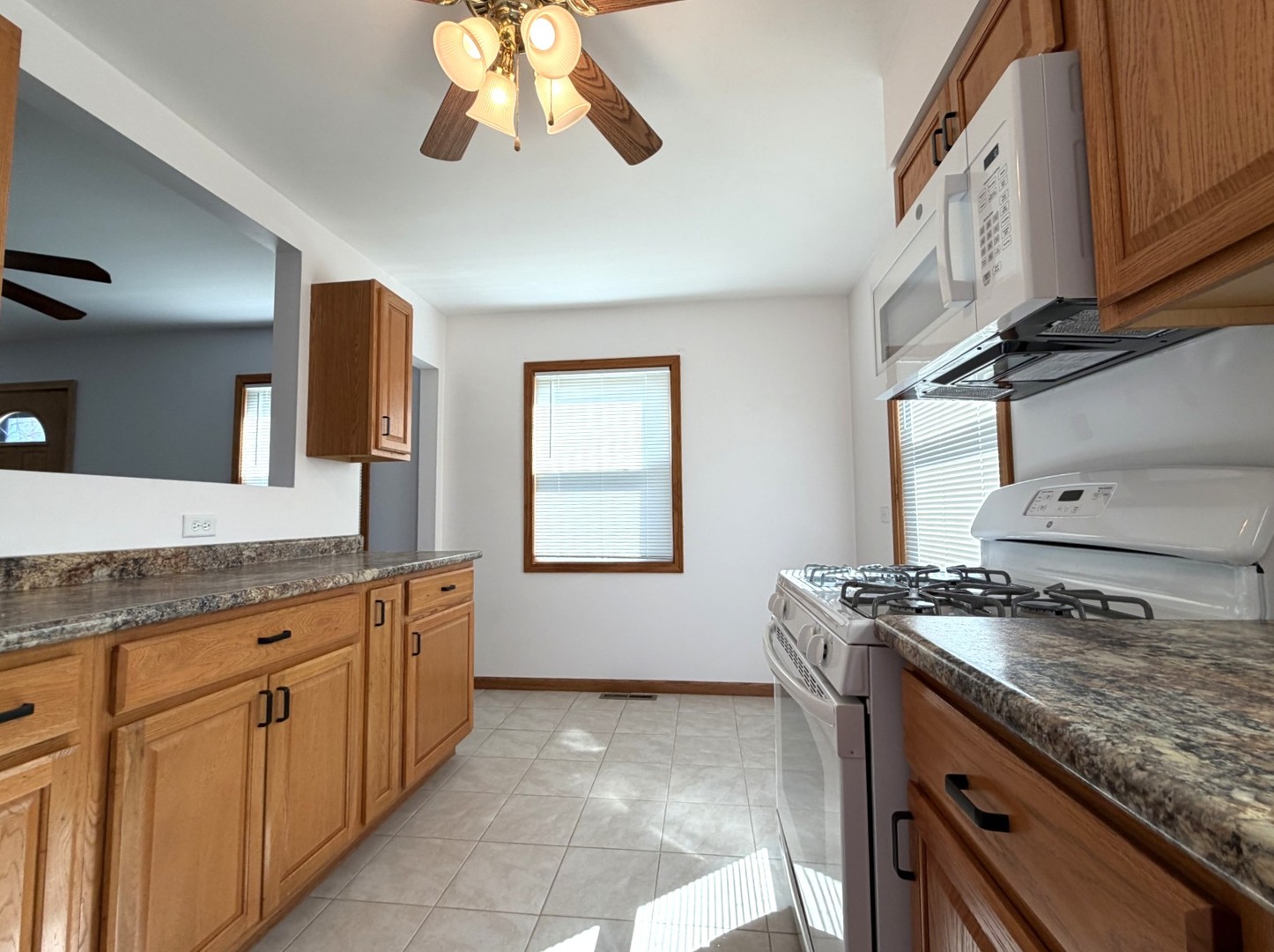 632 N Edgewood Avenue, Lombard, IL 60148