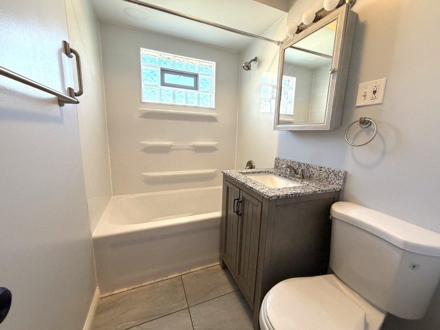 632 N Edgewood Avenue, Lombard, IL 60148