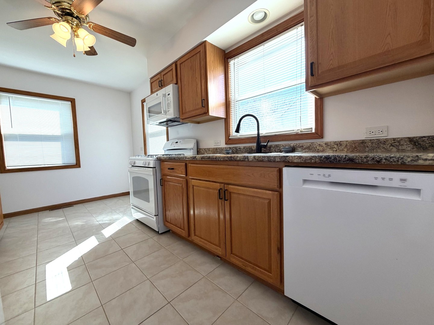 632 N Edgewood Avenue, Lombard, IL 60148