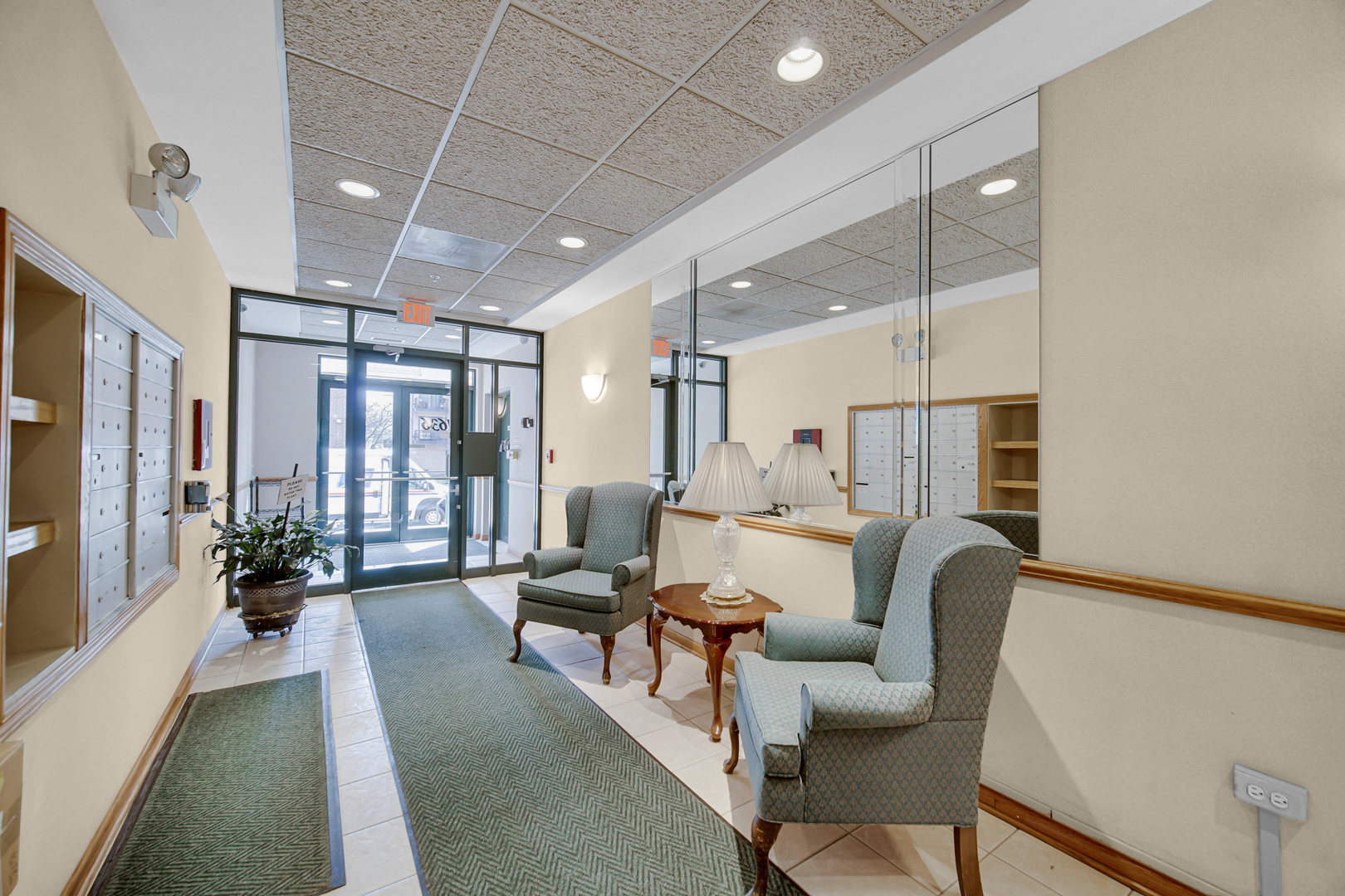 1636 Ashland Avenue #209, Des Plaines, IL 60016