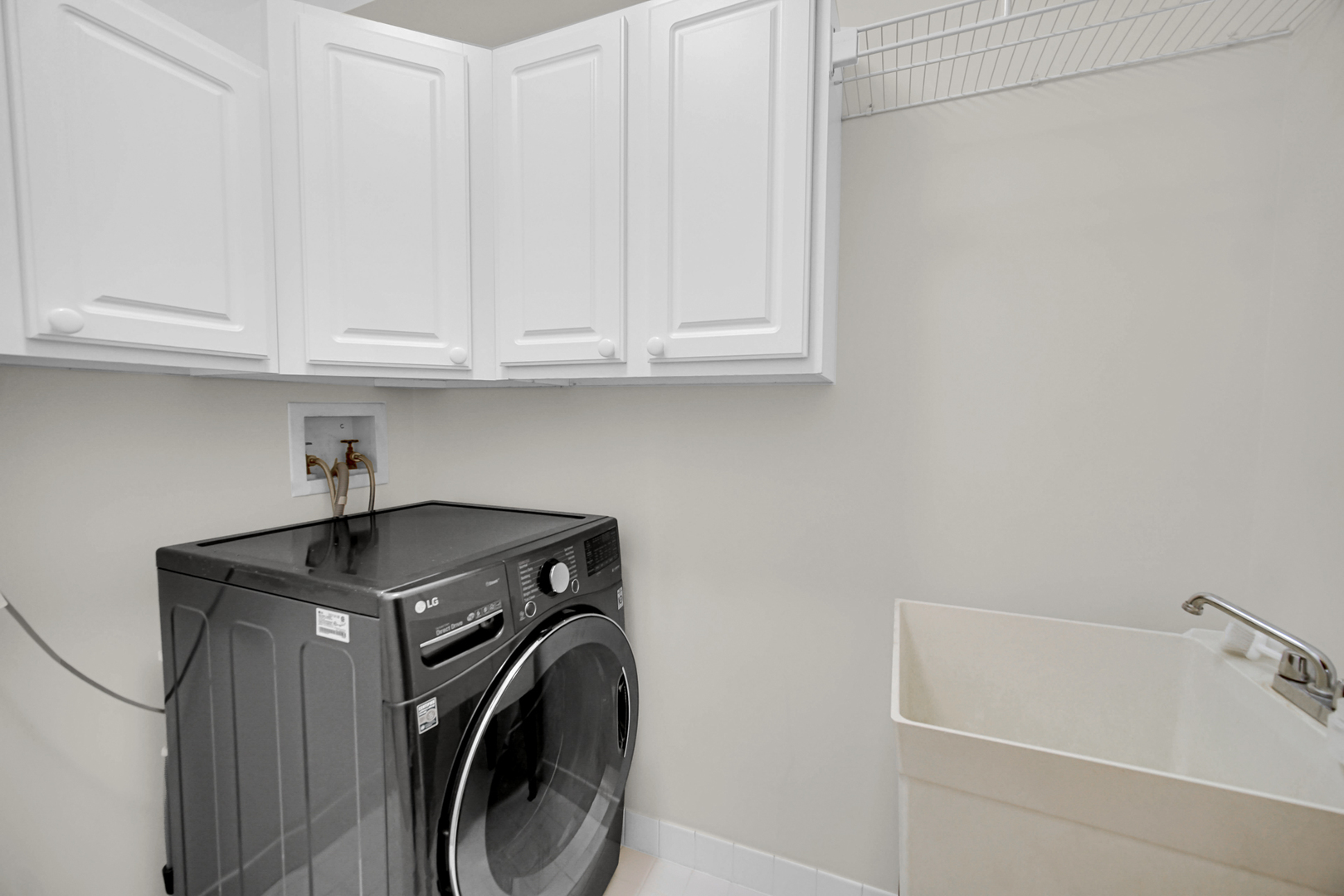 1636 Ashland Avenue #209, Des Plaines, IL 60016