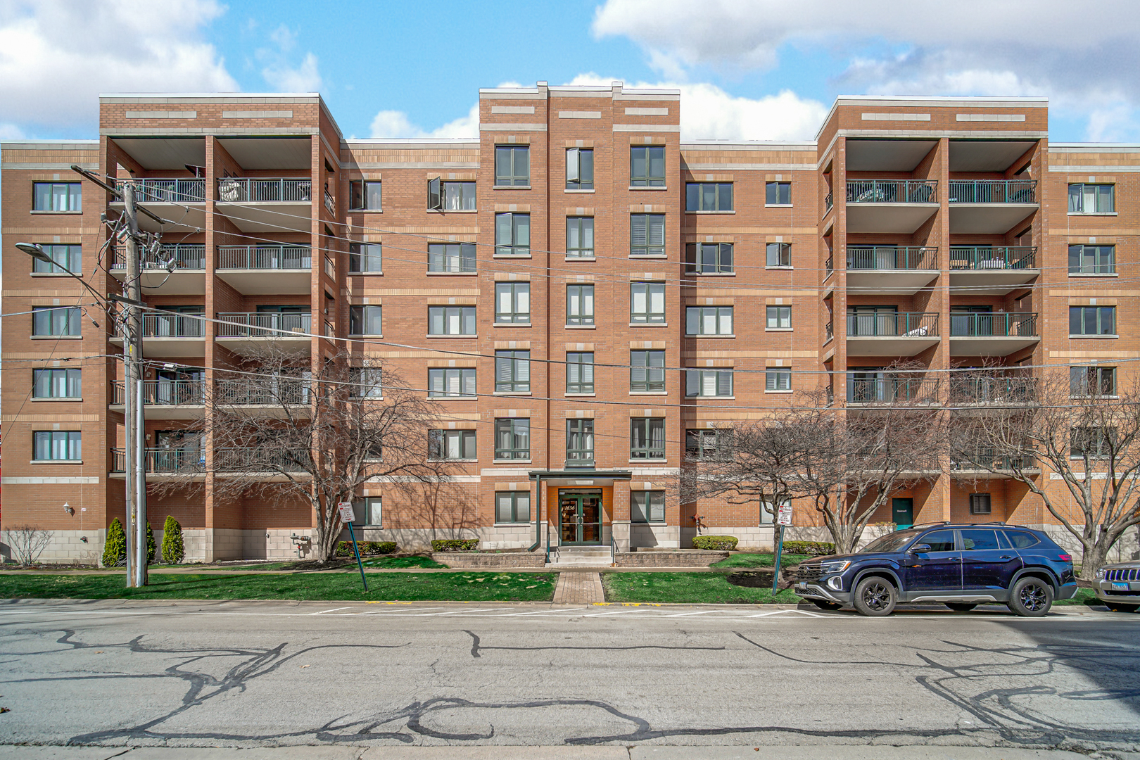 1636 Ashland Avenue #209, Des Plaines, IL 60016