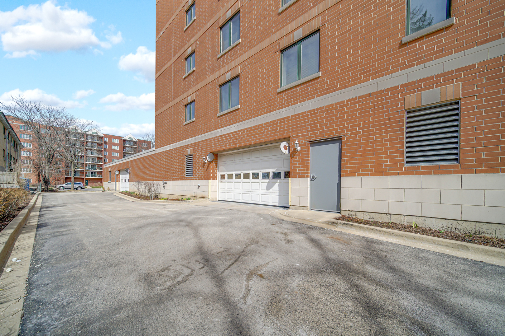 1636 Ashland Avenue #209, Des Plaines, IL 60016