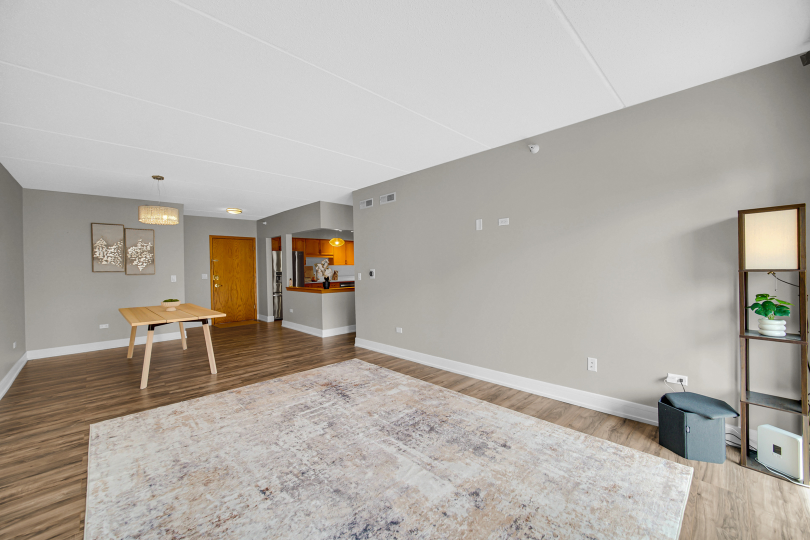 1636 Ashland Avenue #209, Des Plaines, IL 60016