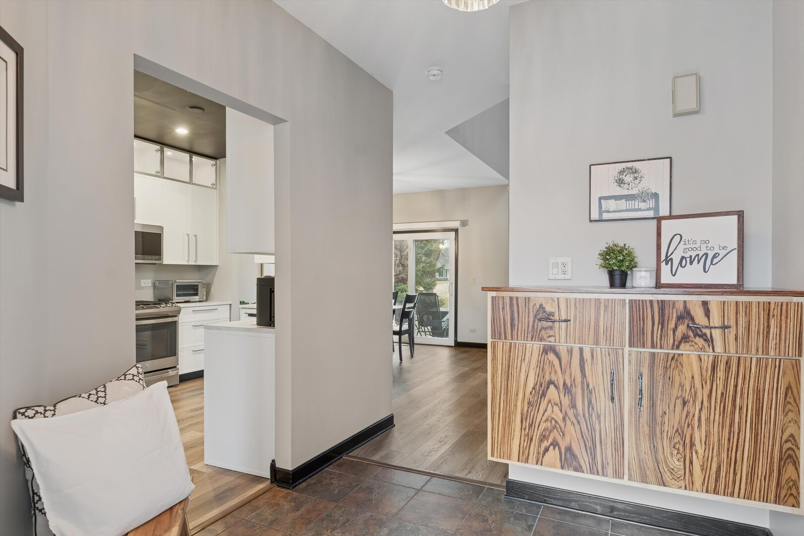 1269 Rhodes Lane, Naperville, IL 60540