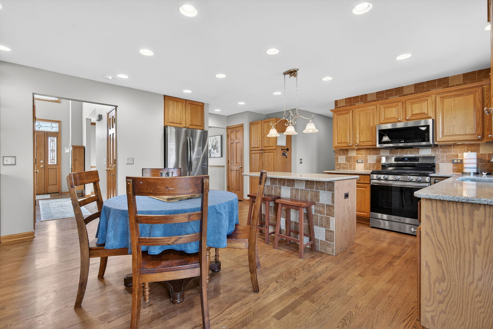 113 Woodlet Lane, Bolingbrook, IL 60490