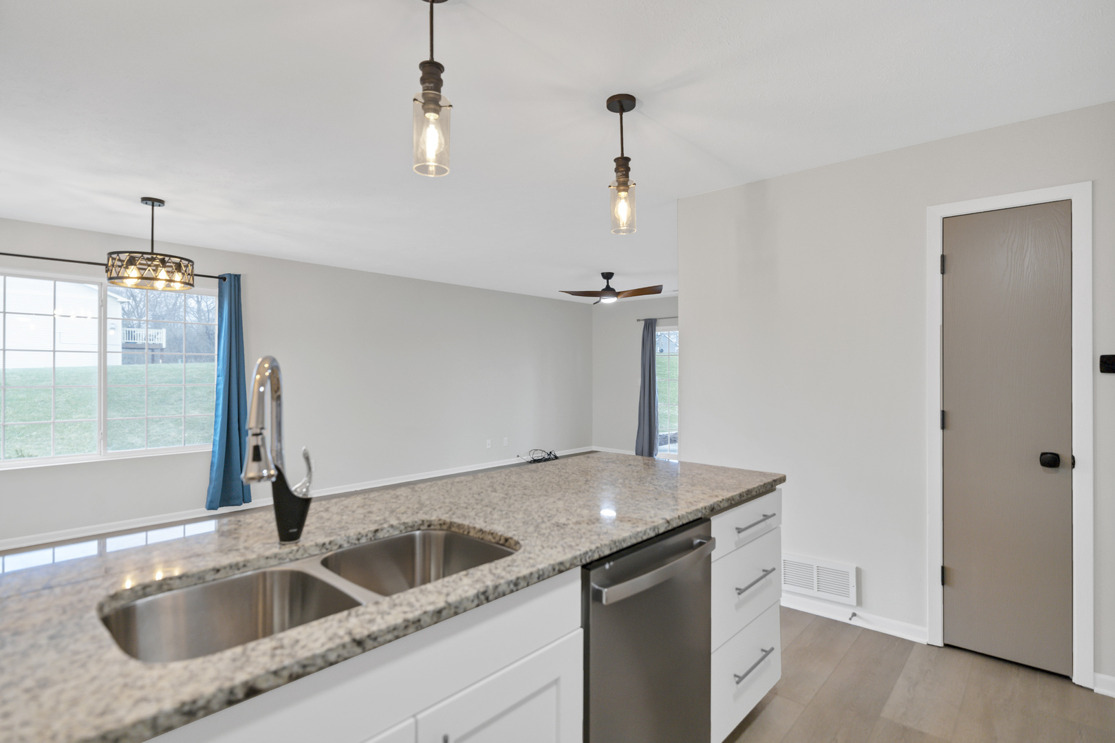 7636 Creek Bend #7636, Rockford, IL 61114