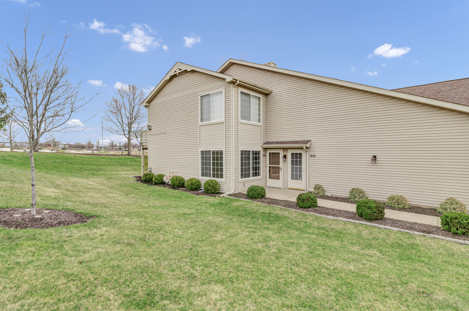 7636 Creek Bend #7636, Rockford, IL 61114