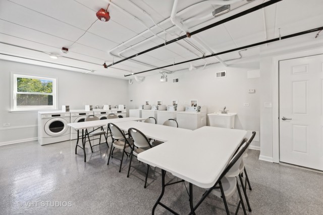 515 N Cass Avenue #2H, Westmont, IL 60559