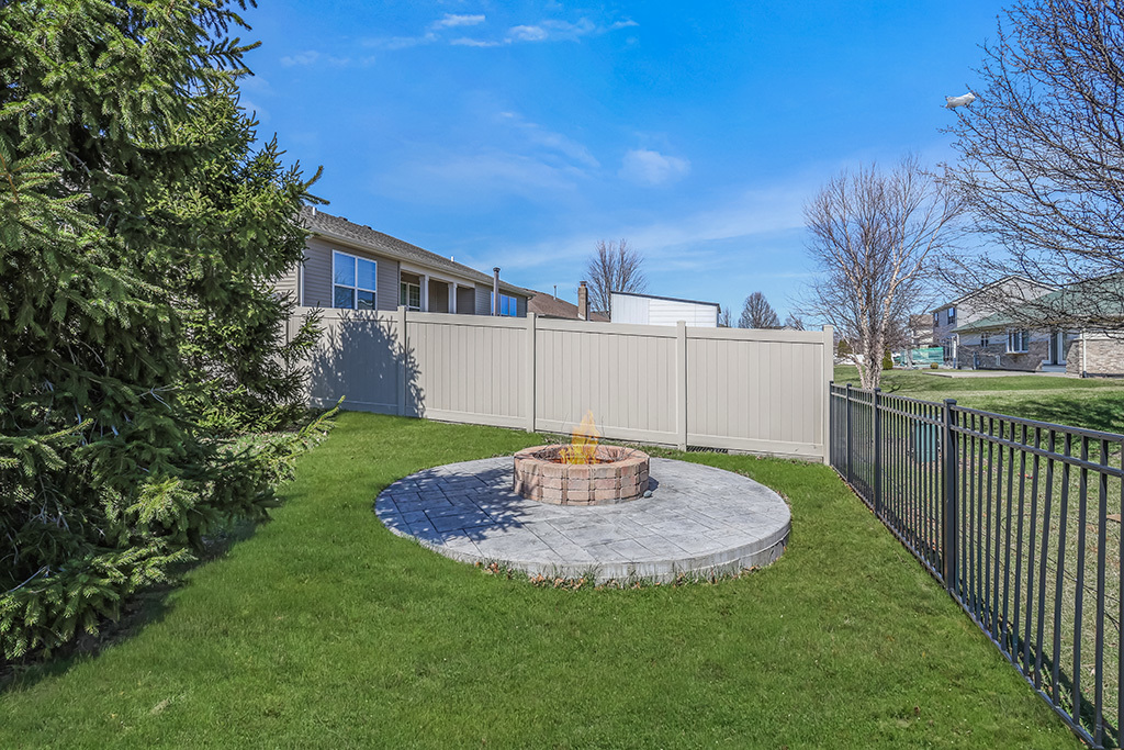 804 Feeney Drive, Minooka, IL 60447