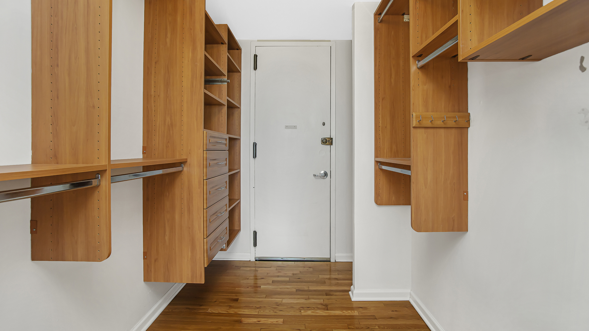 2500 N Lakeview Avenue #3001, Chicago, IL 60614