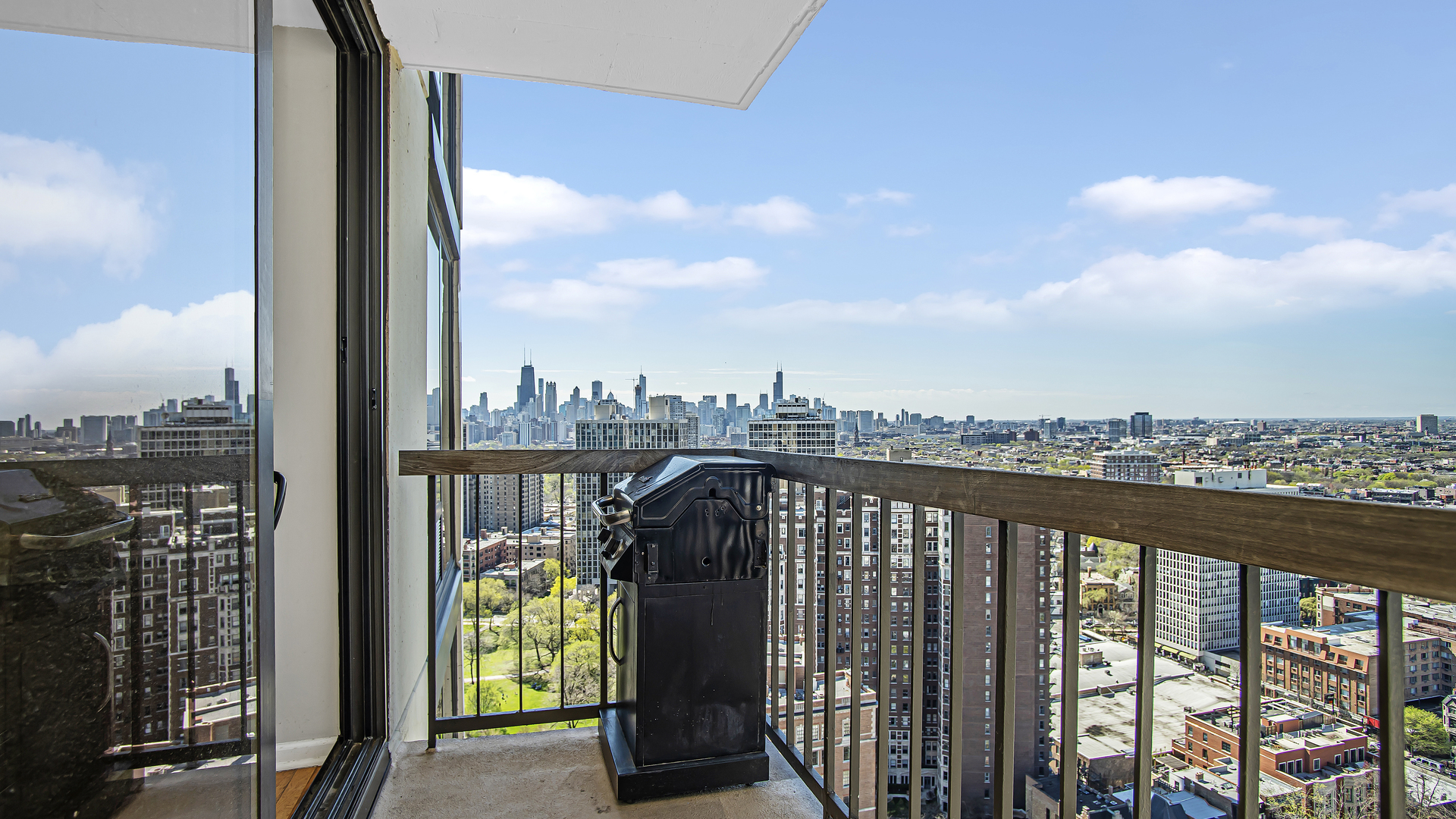 2500 N Lakeview Avenue #3001, Chicago, IL 60614