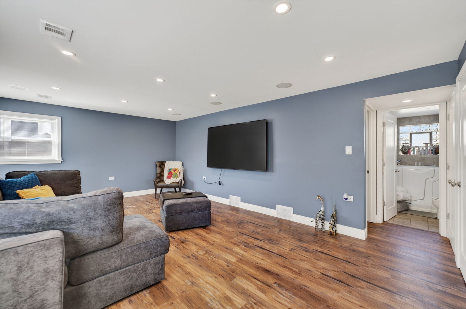 9124 Meade Avenue, Oak Lawn, IL 60453