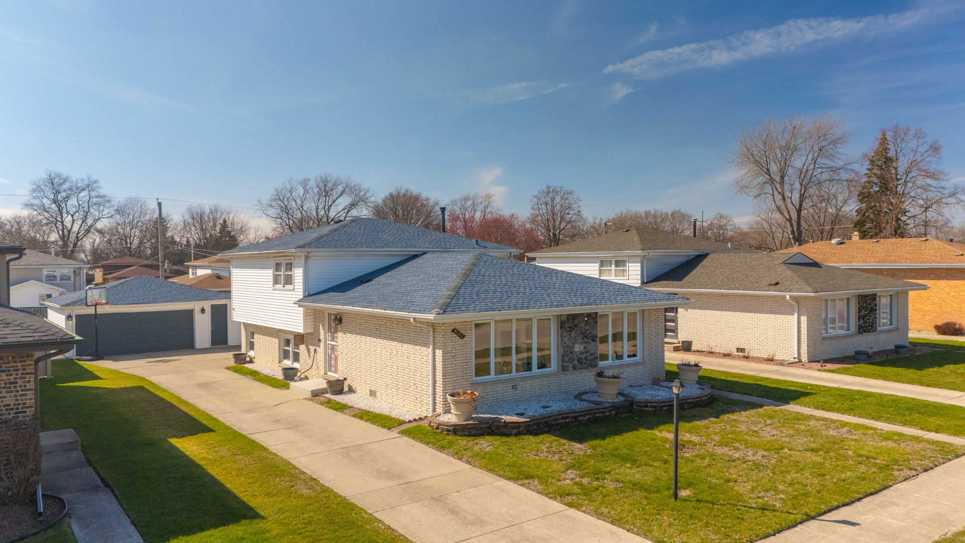 9124 Meade Avenue, Oak Lawn, IL 60453