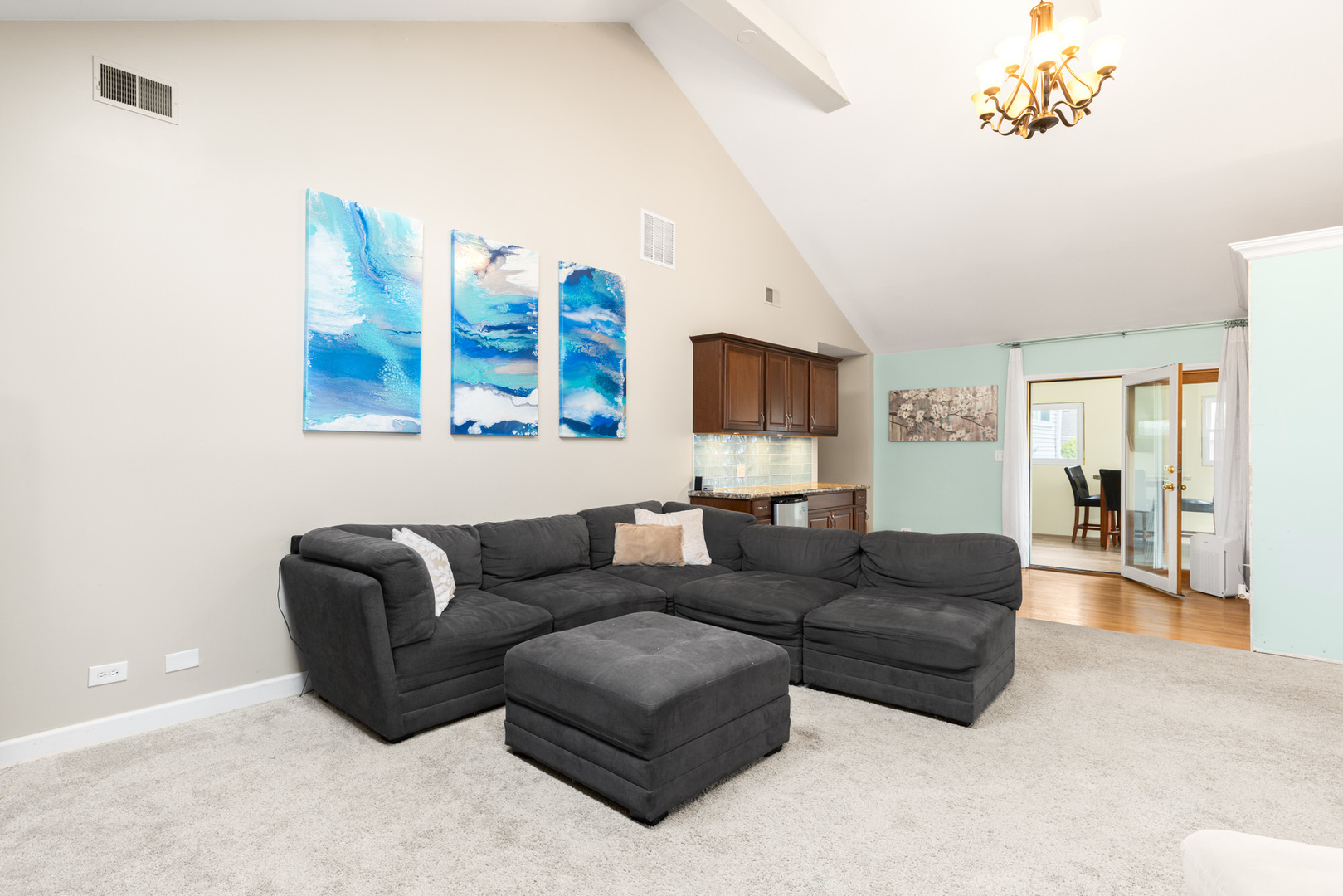 1S115 Euclid Avenue, Villa Park, IL 60181