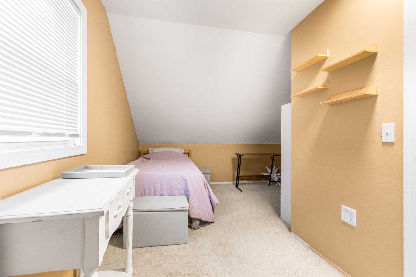 1S115 Euclid Avenue, Villa Park, IL 60181