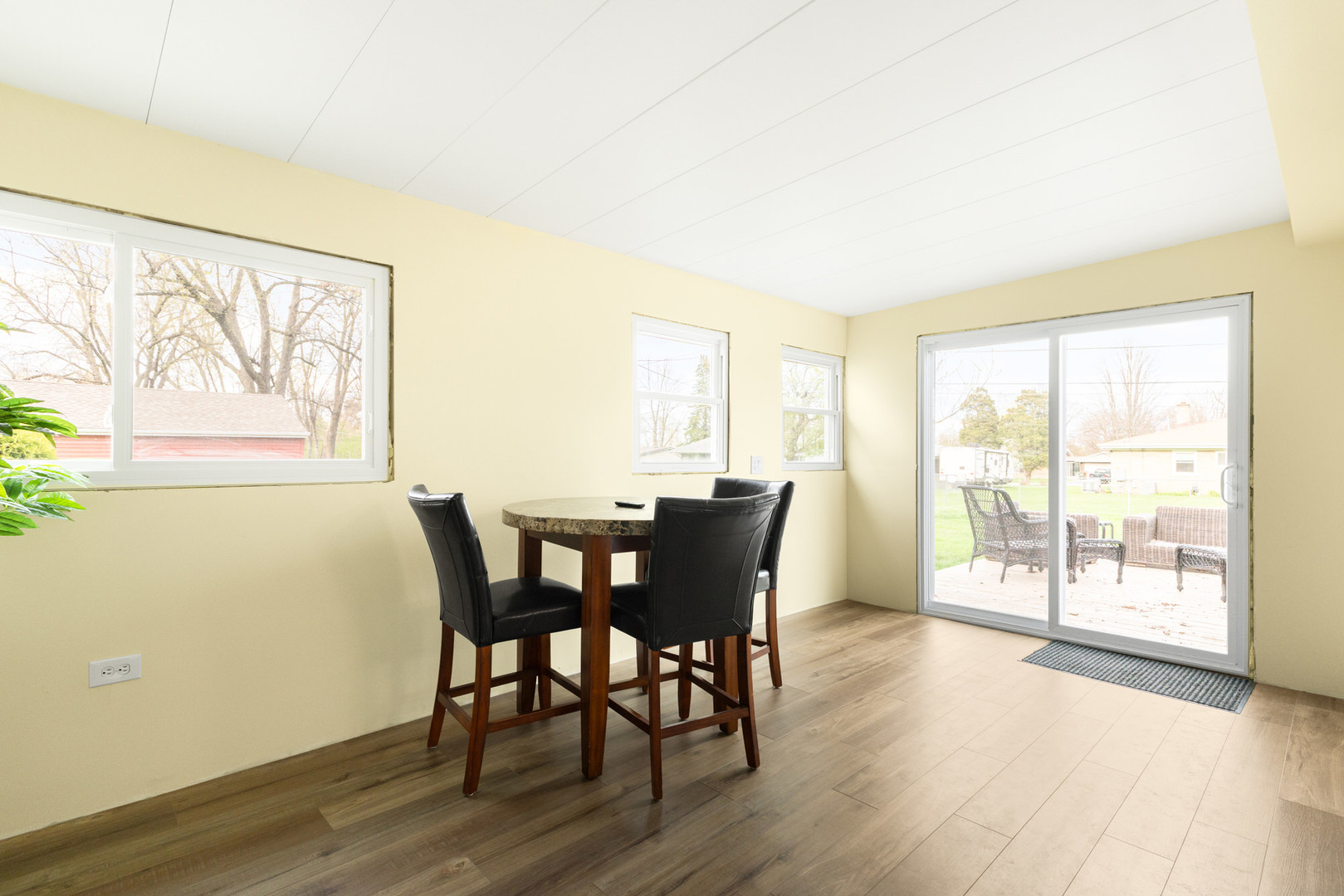 1S115 Euclid Avenue, Villa Park, IL 60181