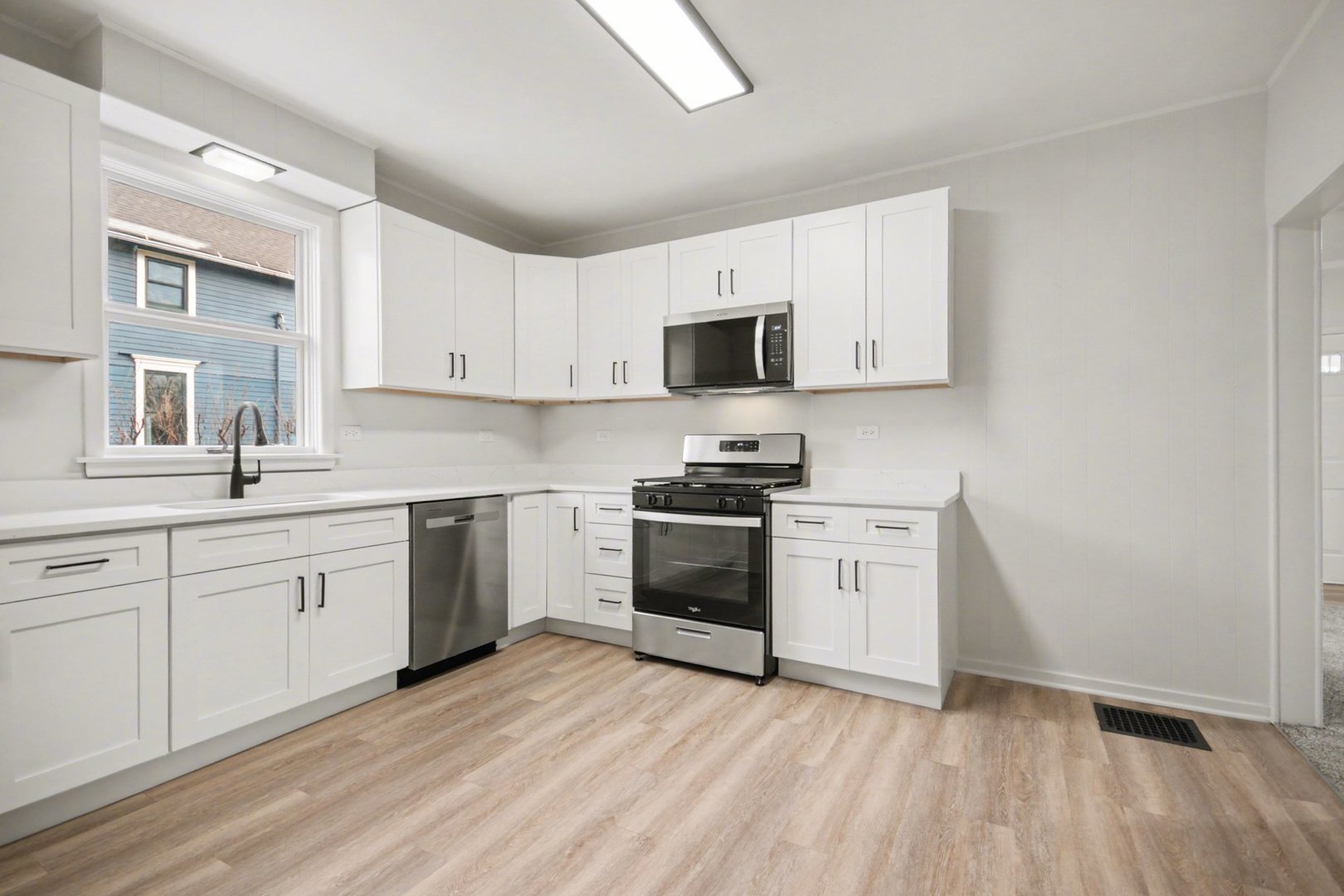 29 N Green Street, Carpentersville, IL 60110