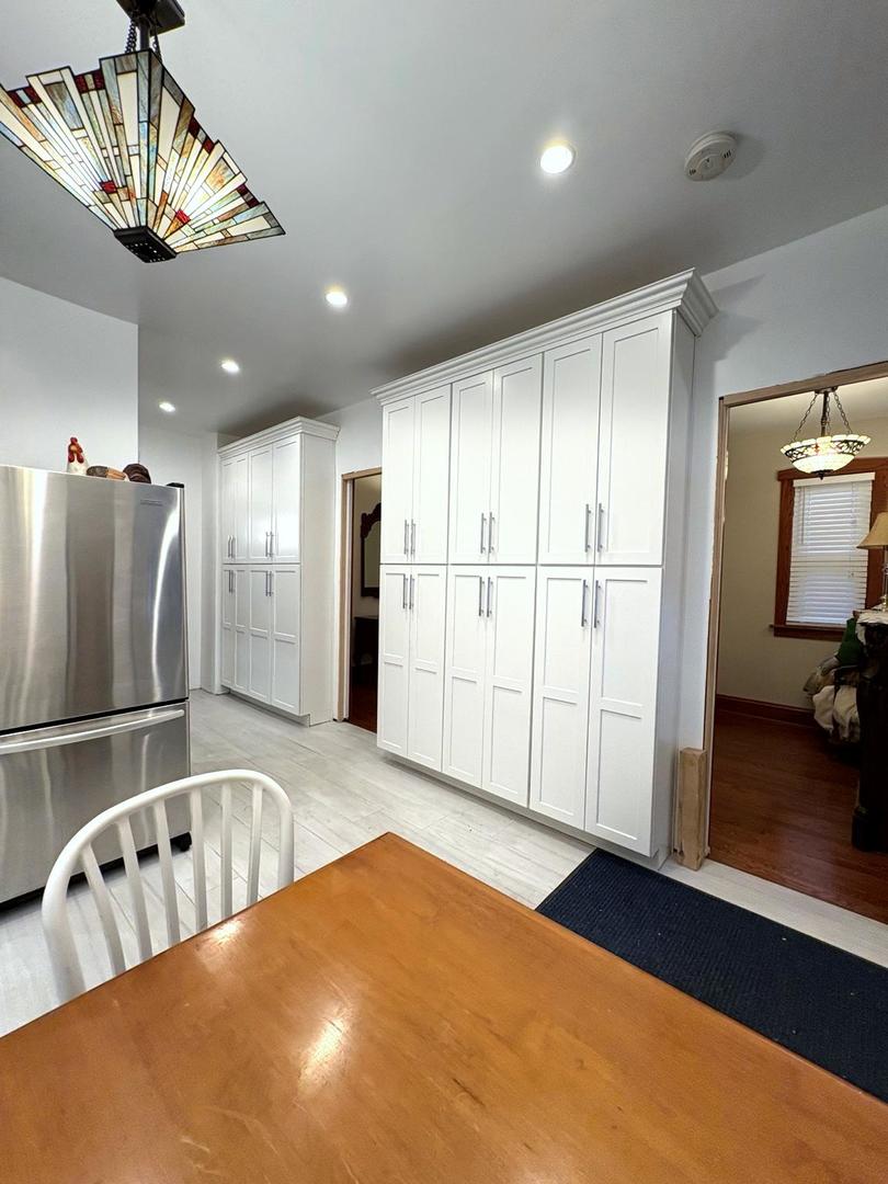 6041 N Newburg Avenue, Chicago, IL 60631