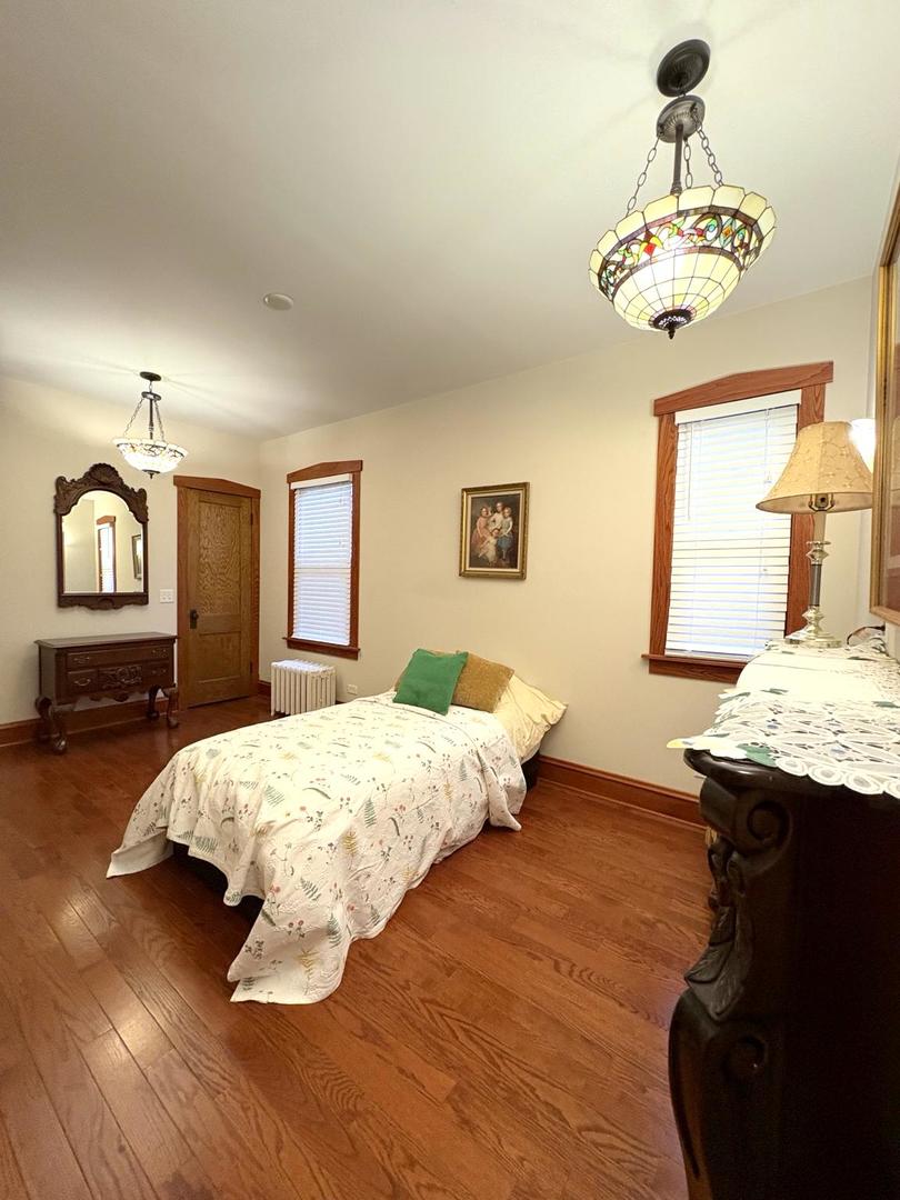 6041 N Newburg Avenue, Chicago, IL 60631