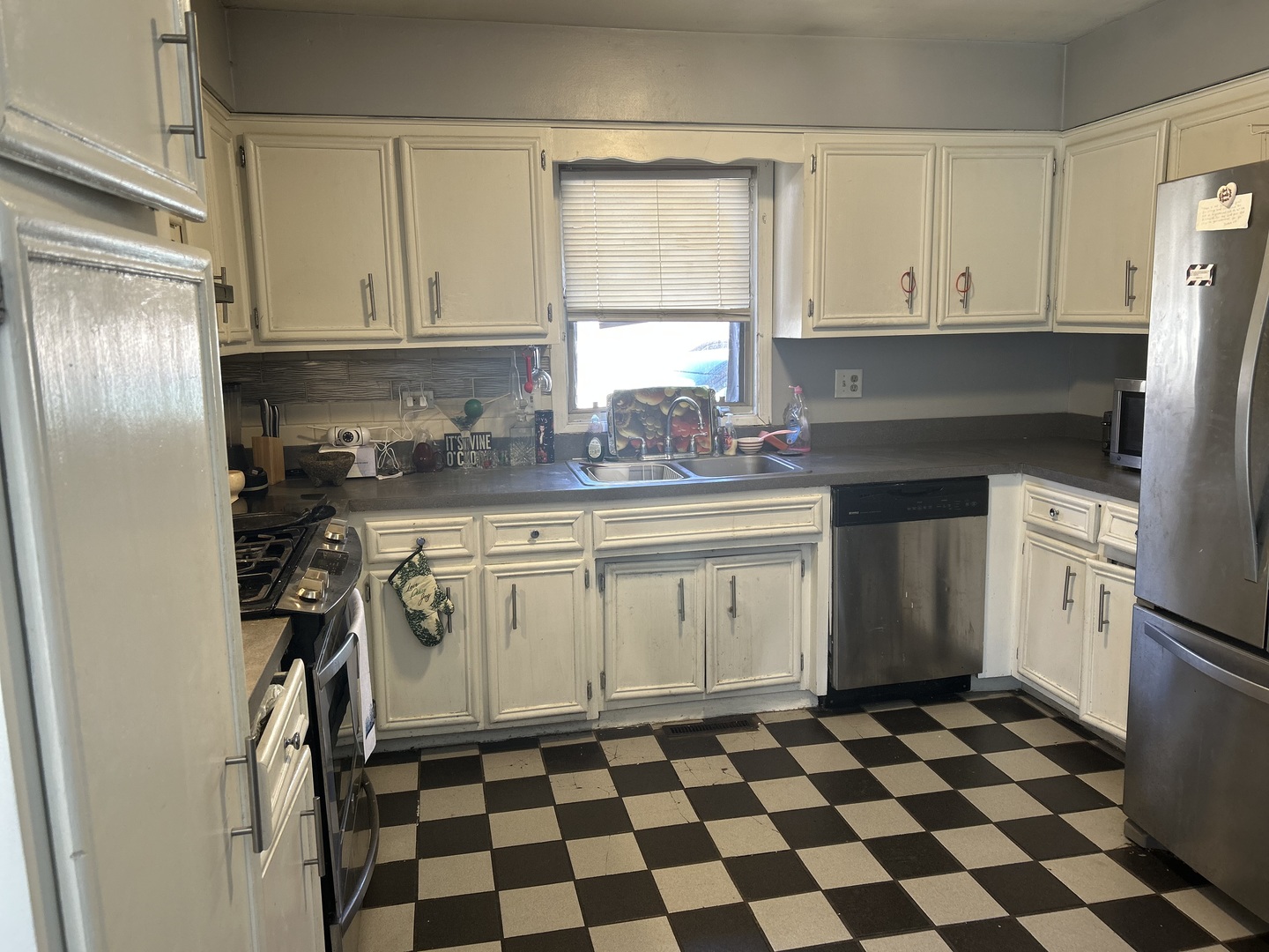 14904 Springfield Avenue, Midlothian, IL 60445