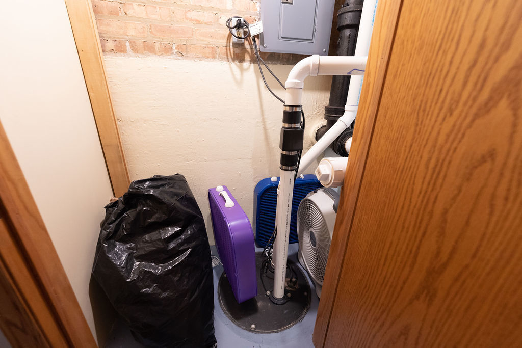 8805 S California Avenue, Evergreen Park, IL 60805