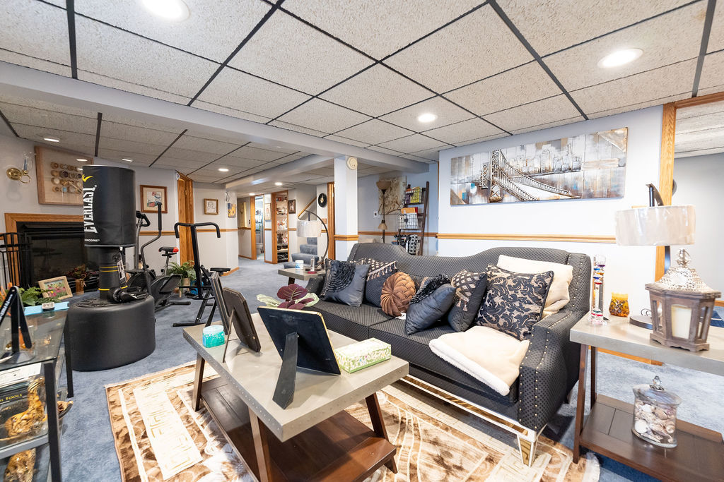 8805 S California Avenue, Evergreen Park, IL 60805