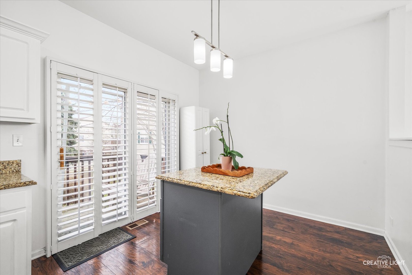 2436 Courtyard Circle #1, Aurora, IL 60506