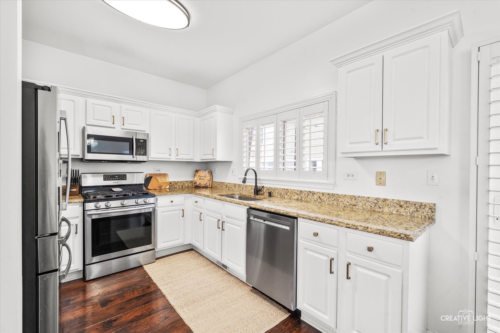 2436 Courtyard Circle #1, Aurora, IL 60506