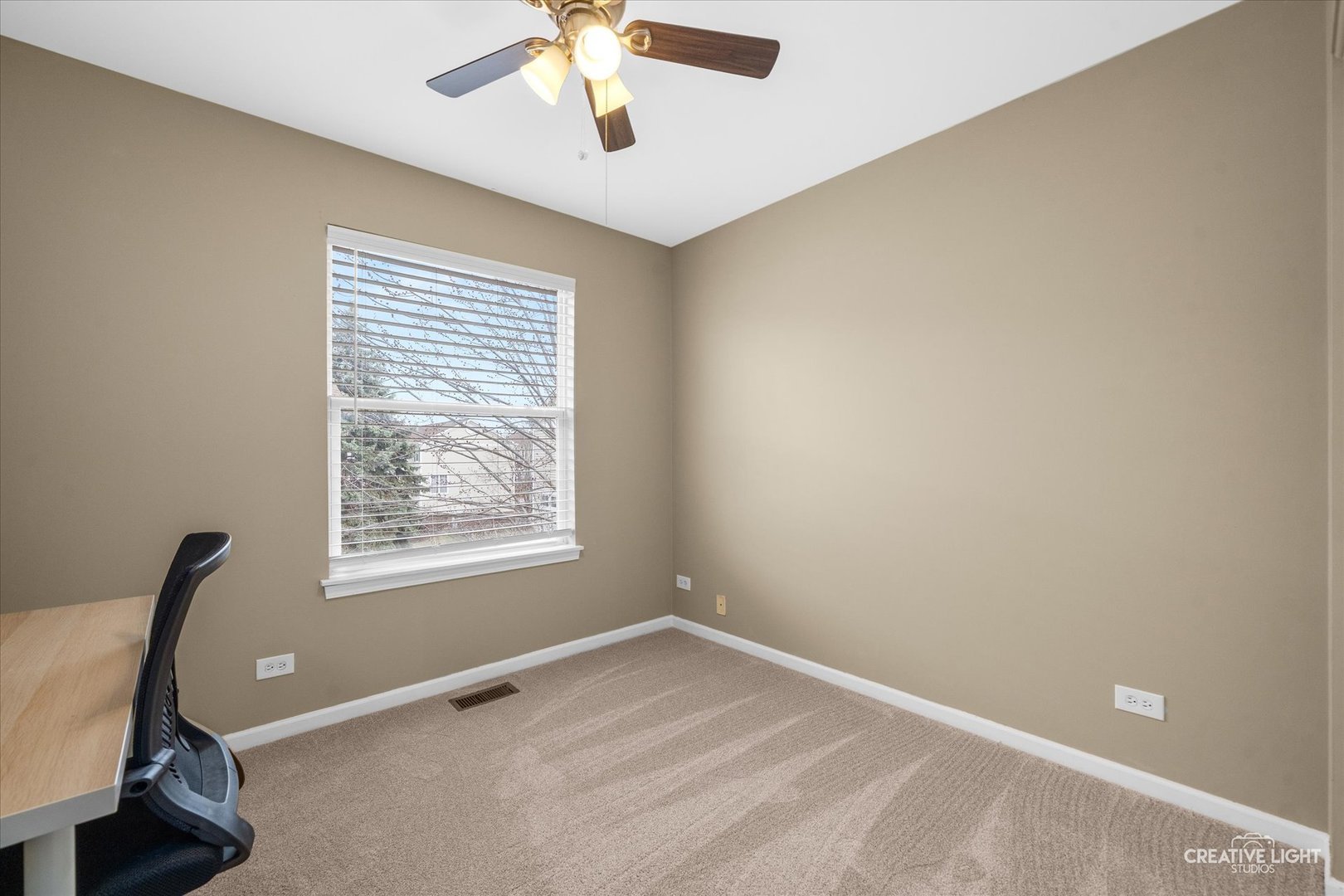 2436 Courtyard Circle #1, Aurora, IL 60506